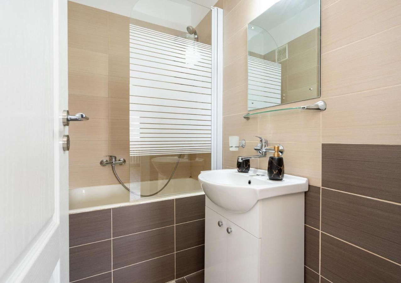 Central Apartment Tower Bucharest Luaran gambar